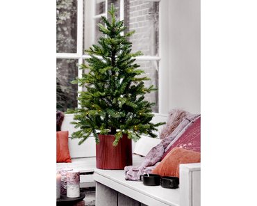 Artificial pre-lit tree 120cm with micro LEDs. Battery-operated