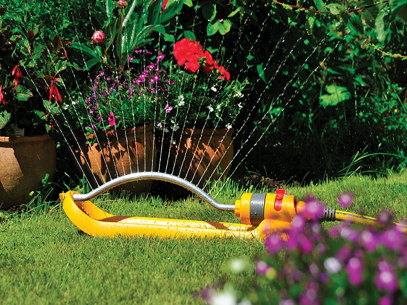 Rectangular Sprinkler Plus 260 Sq m Merryhatton Garden Centre