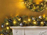 Wreaths & Garlands (artificial)